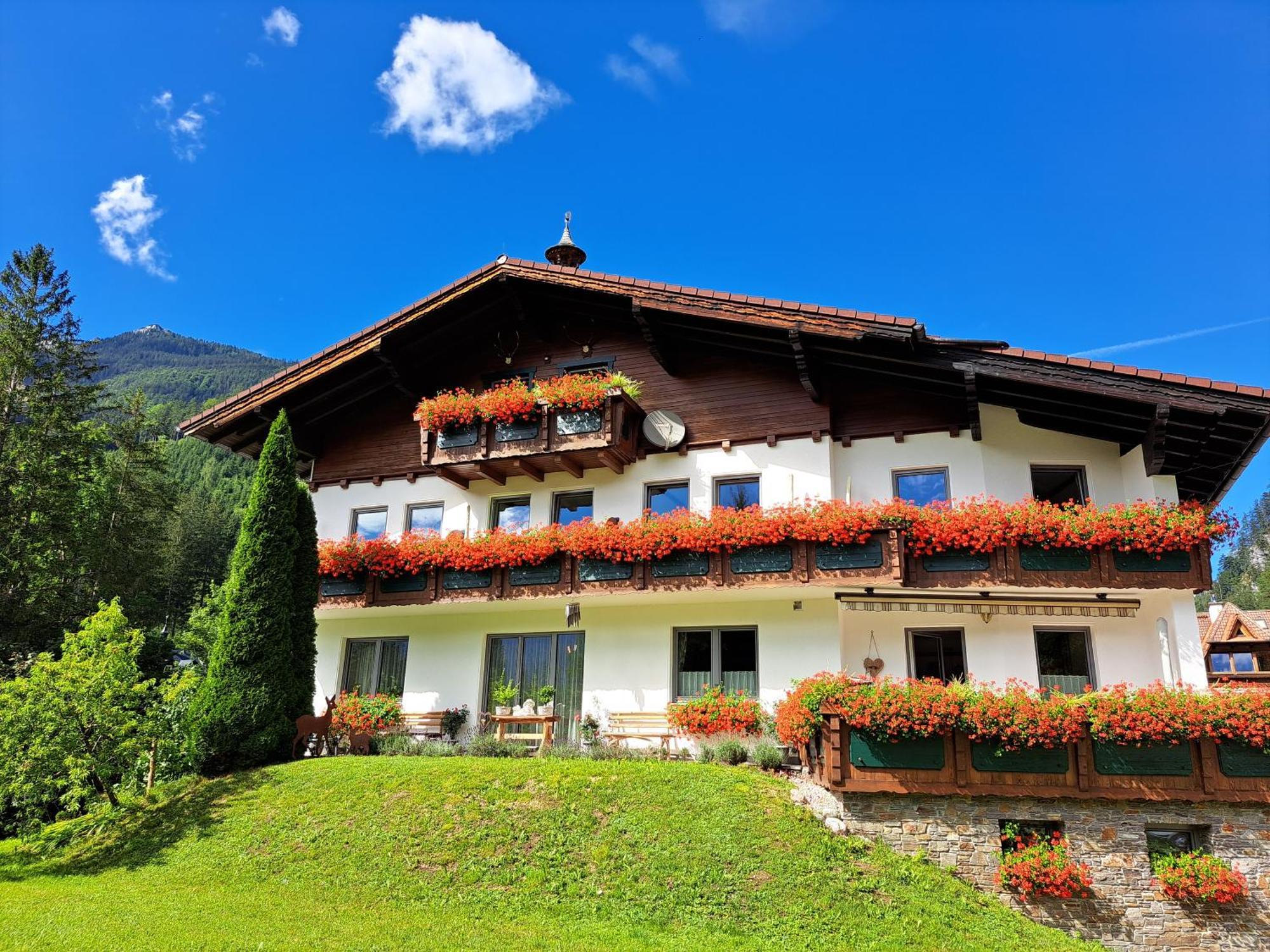 Hotel Garni Landhaus Buertlmair Hinterstoder Buitenkant foto