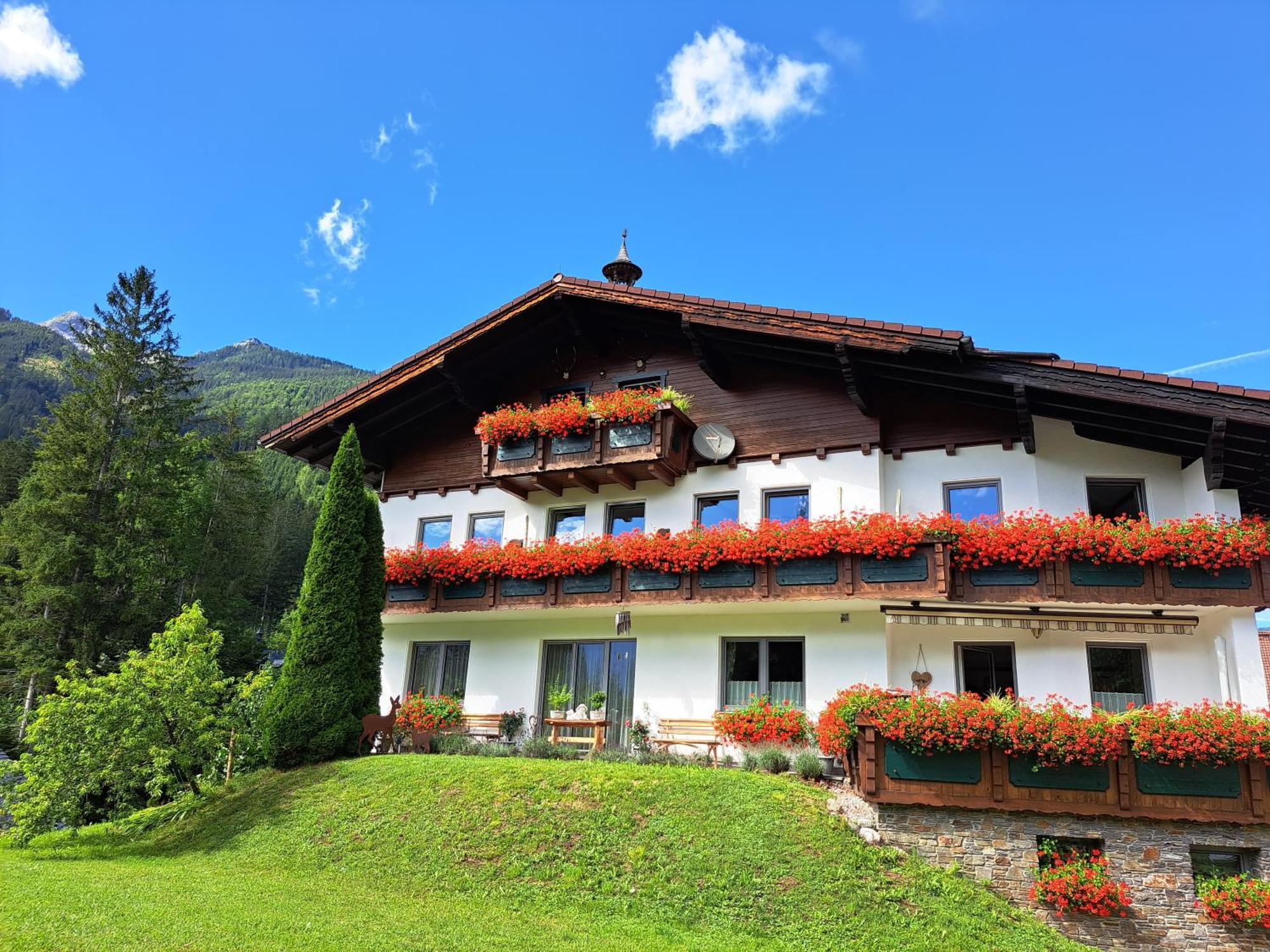 Hotel Garni Landhaus Buertlmair Hinterstoder Buitenkant foto