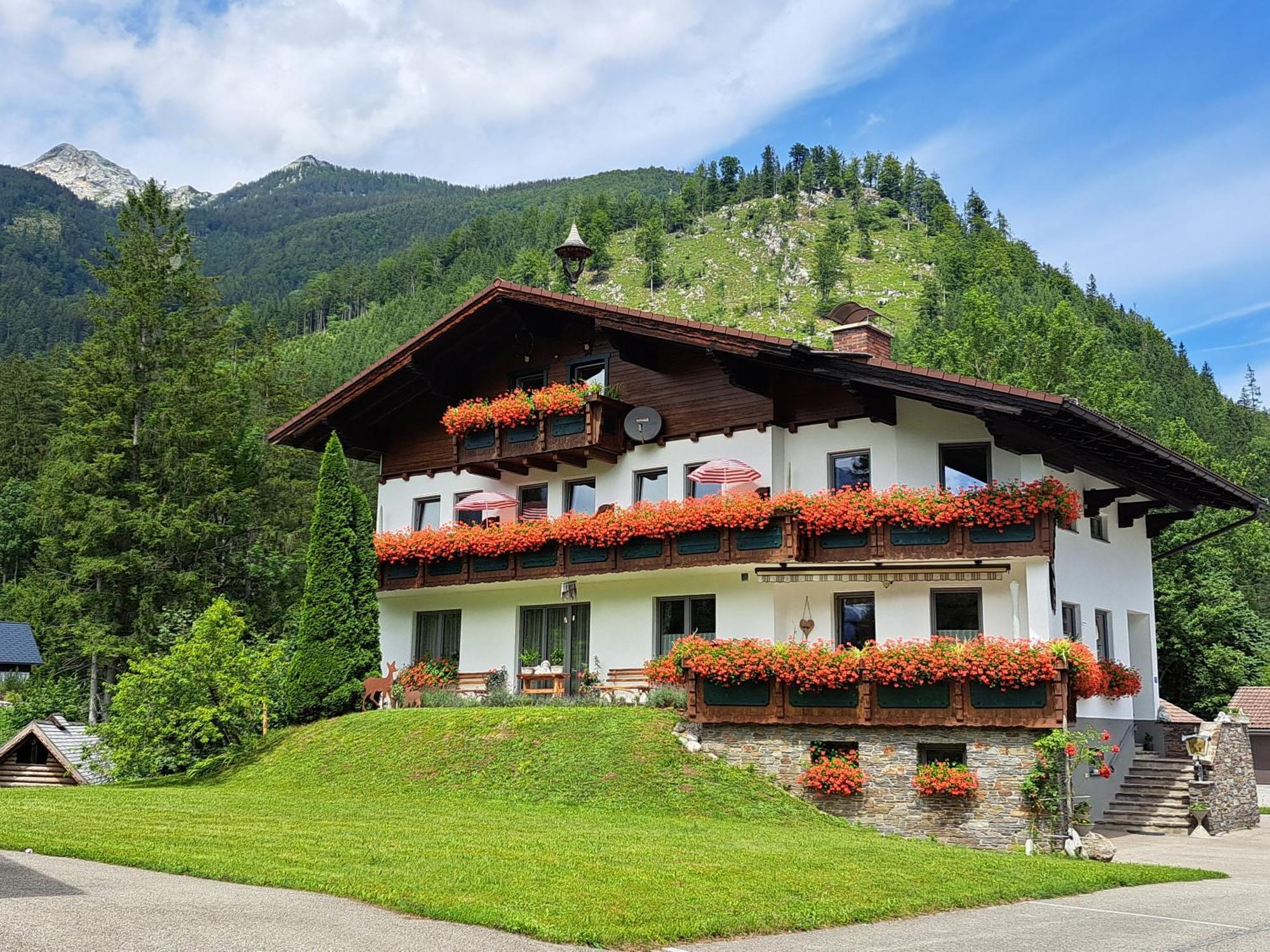 Hotel Garni Landhaus Buertlmair Hinterstoder Buitenkant foto